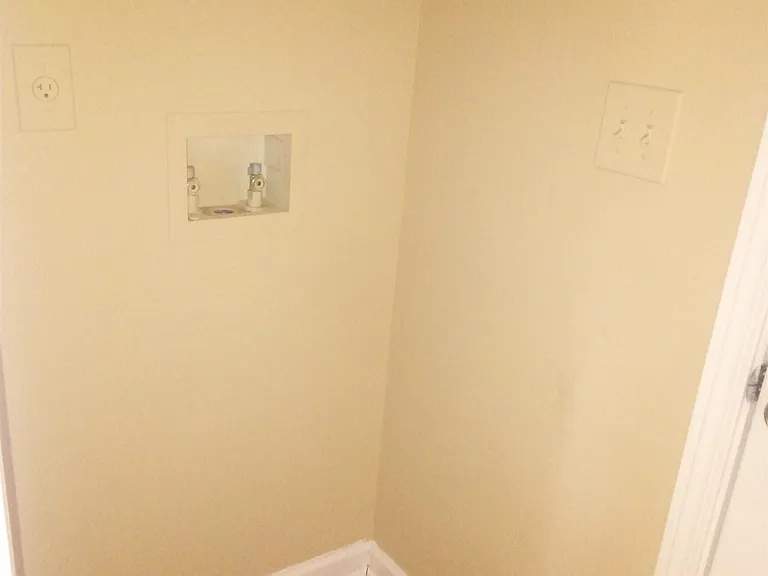 8630 Thomas Rd — Photo 6