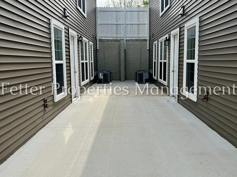 5248 Canyon Cir #C — Photo 2