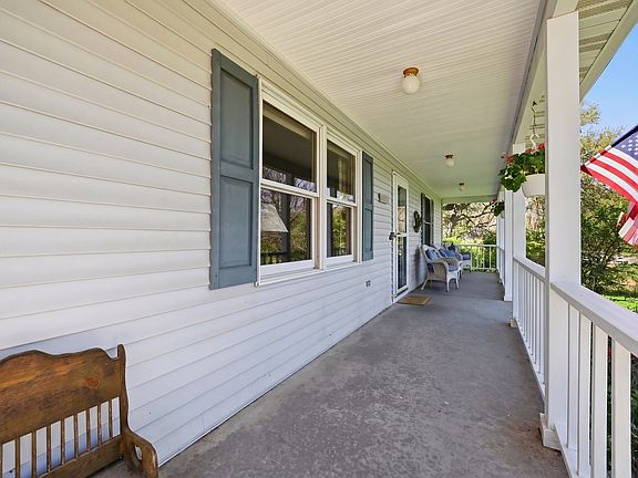 3rd image of 405 Mississippi Dr