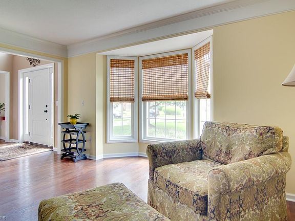 3rd image of 4327 Oakmont Dr