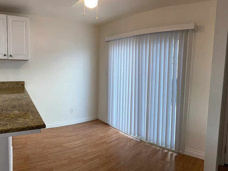 1240 Palomar Pl #D — Photo 4