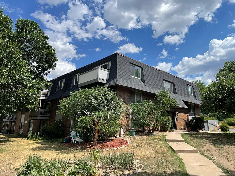 249 E Highline Cir #301 — Photo 2