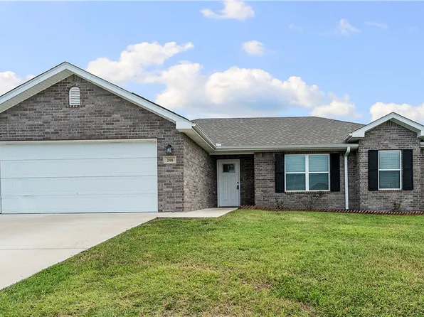 200 Post Oak Ave, Gentry, AR 72734