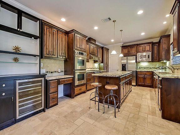 4th image of 2305 Alta Vista Ave