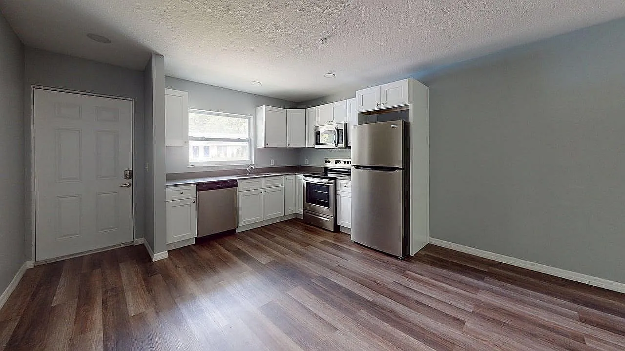 Sunny Creek Apartments — Photo 3