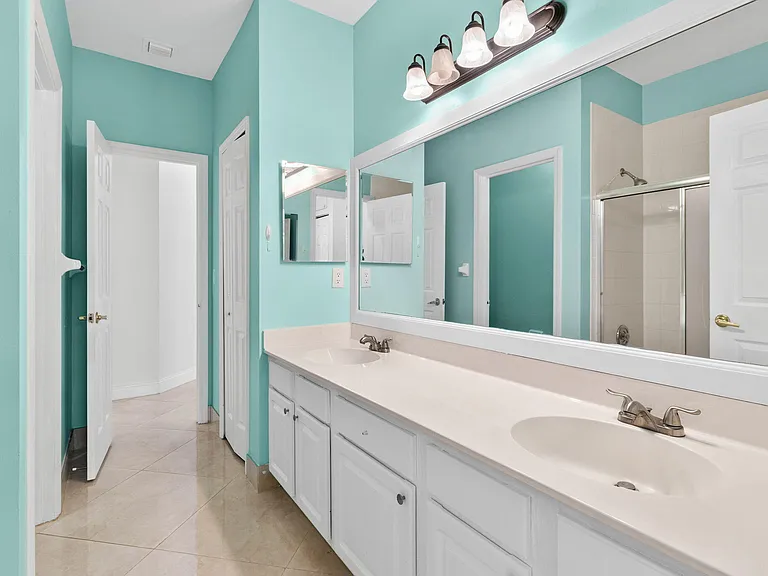 21698 Abington Ct — Photo 46