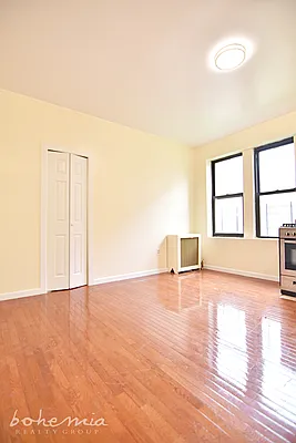 Rented by Bohemia Realty Group | media 7