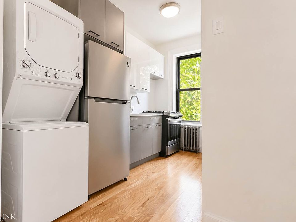1st image of 322 S 4th St APT 2