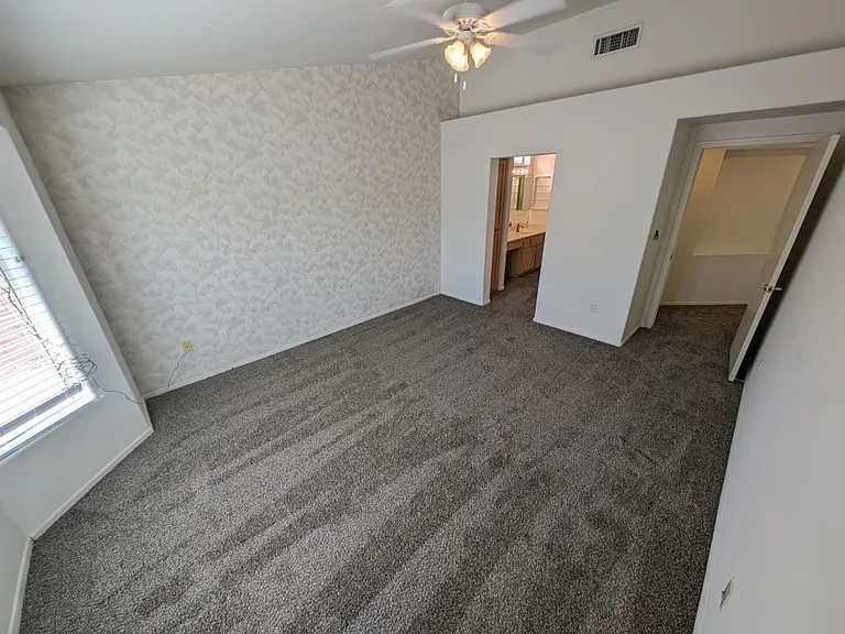 10113 Crescent Creek Dr — Photo 16