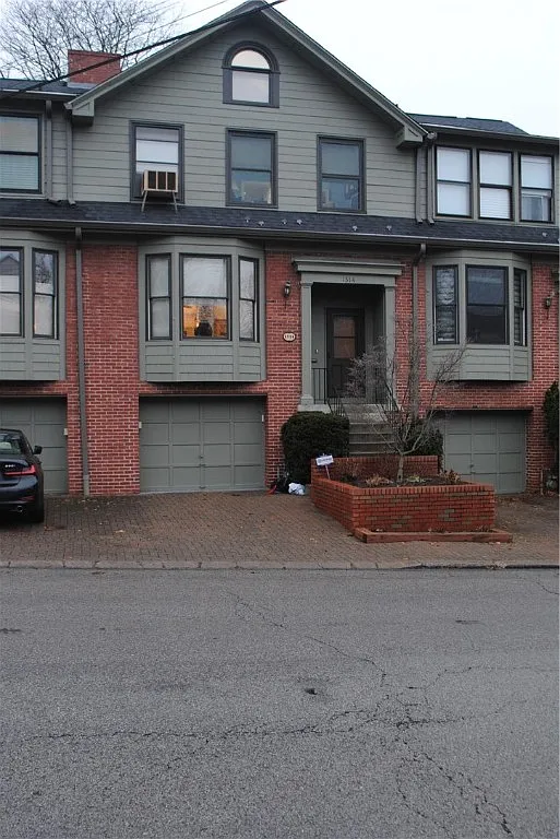1514 S Negley Ave photo 1