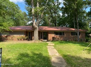 2273 Upper Dr, Pearl, MS 39208