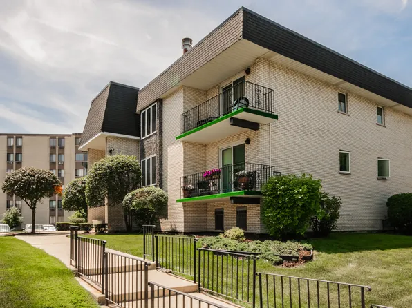 4041 W 97th St APT 2N, Oak Lawn, IL 60453