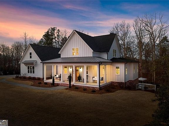 3rd image of 1675 Hornage Rd