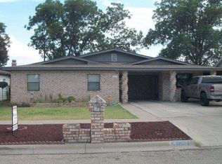 1207 Ortega St, Carlsbad, NM 88220