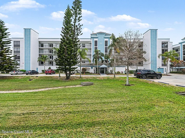 3613 S Banana River Blvd #304 — Photo 16