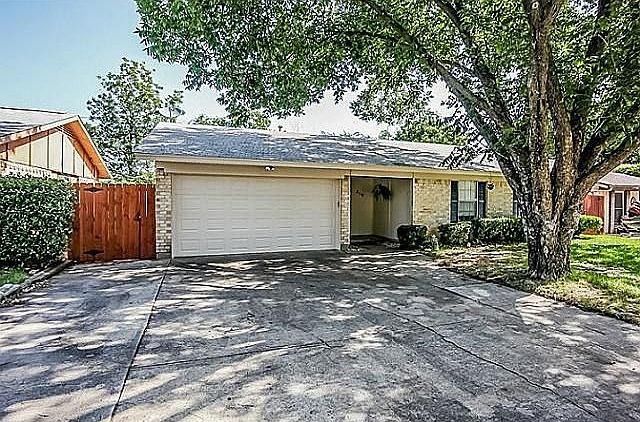 1st image of 219 Centennial Dr