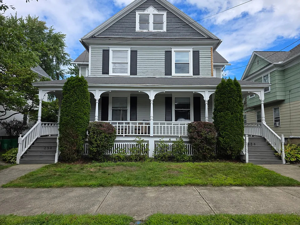 228 Philadelphia Ave W