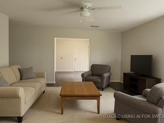 4th image of 215 Blackshear St