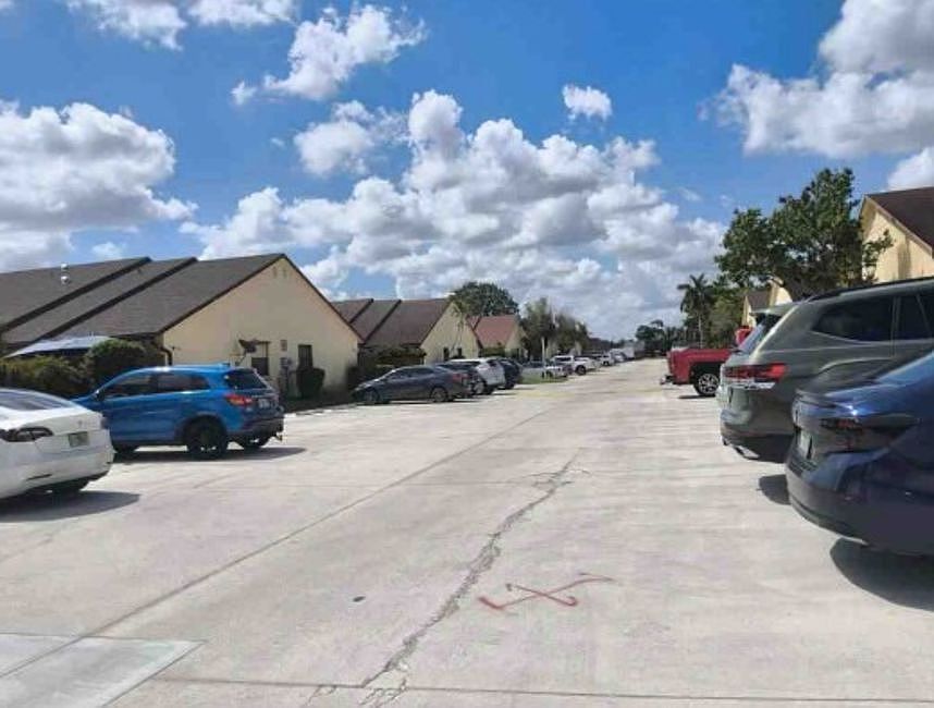 Exterior Neighborhood (street photo)