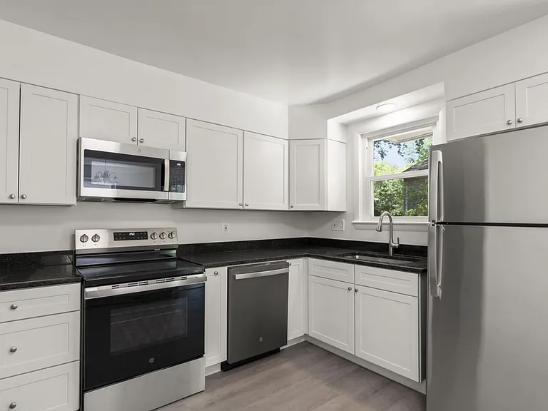 9109 Drake Pl — Photo 6