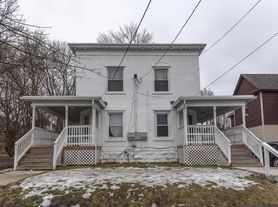 836 Sherman St SE, Grand Rapids, MI