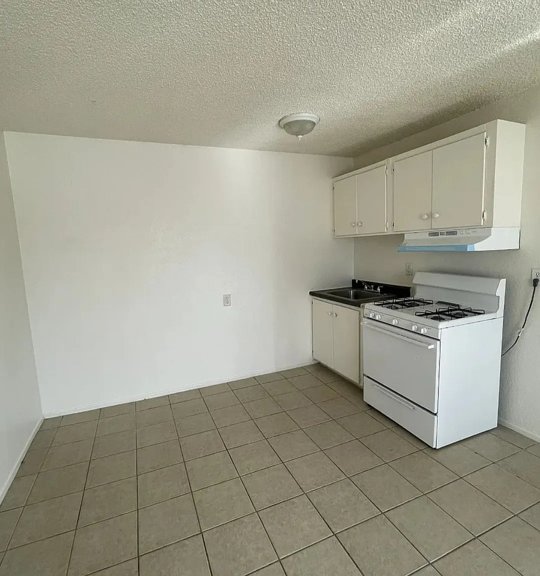 1 bed, $835 — Photo 2