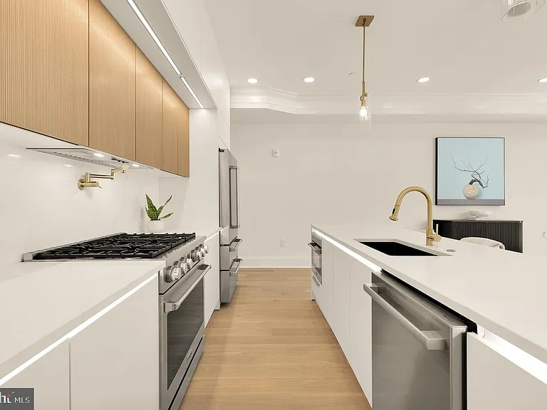733 Euclid St NW #101 — Photo 7