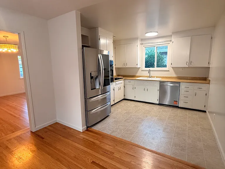 212 E Hemlock Ave — Photo 4