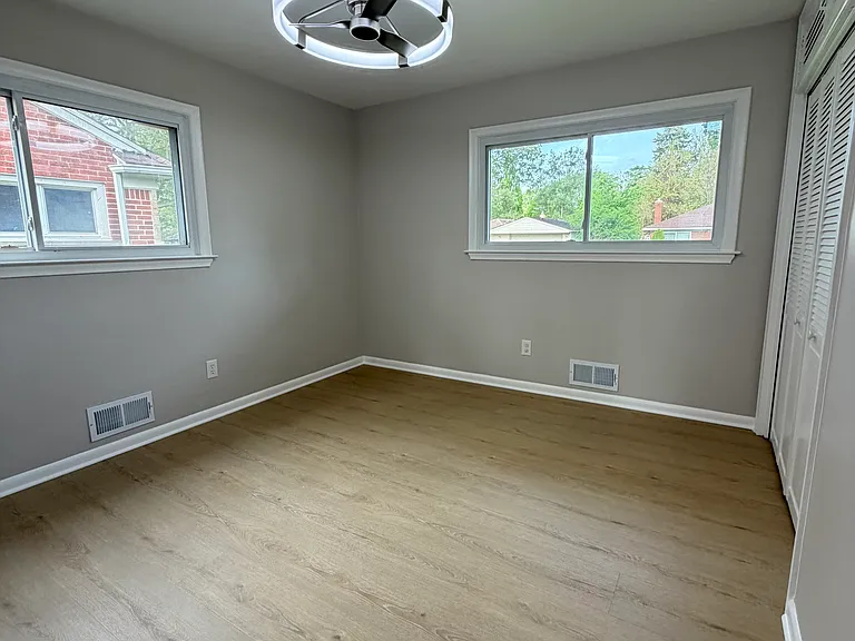 21830 Kipling Ave — Photo 20