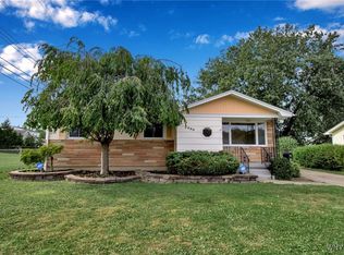 3490 Bethford Dr, Blasdell, NY 14219