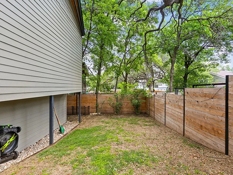 1601 Chelsea Ln — Photo 35
