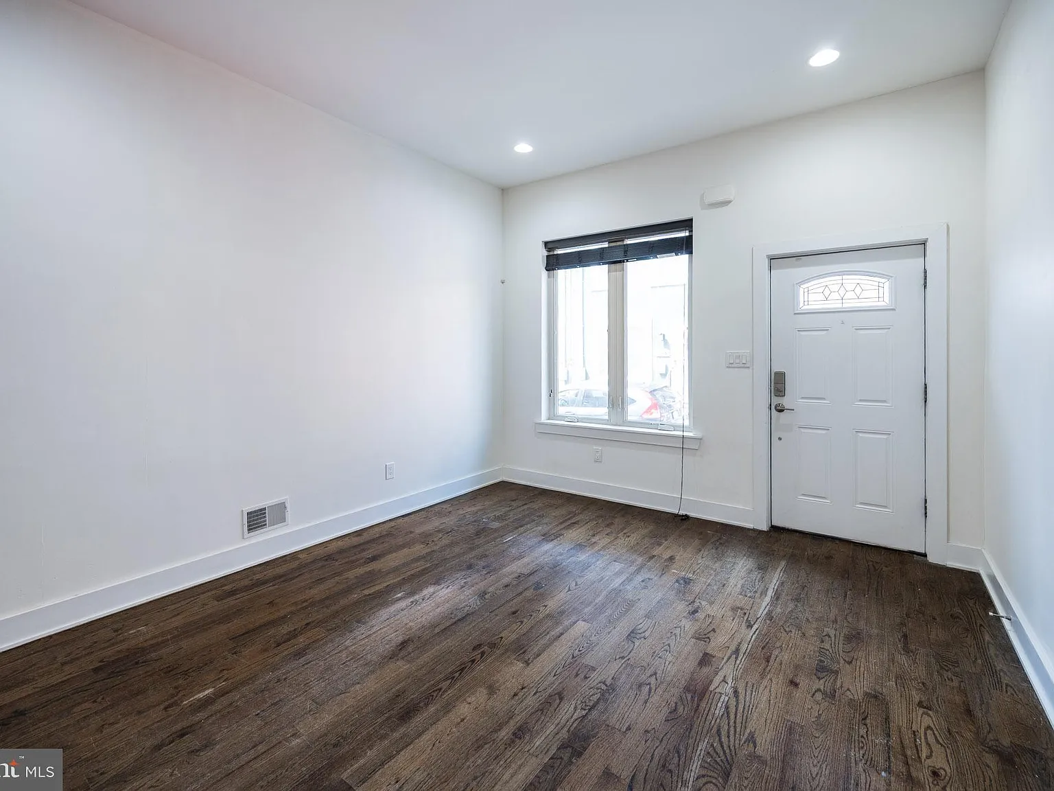 3 bed, 3.0 bath, 1804 sqft, $2,695 — Photo 3
