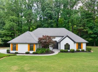 151 Saint Martin Dr, Suwanee, GA 30024