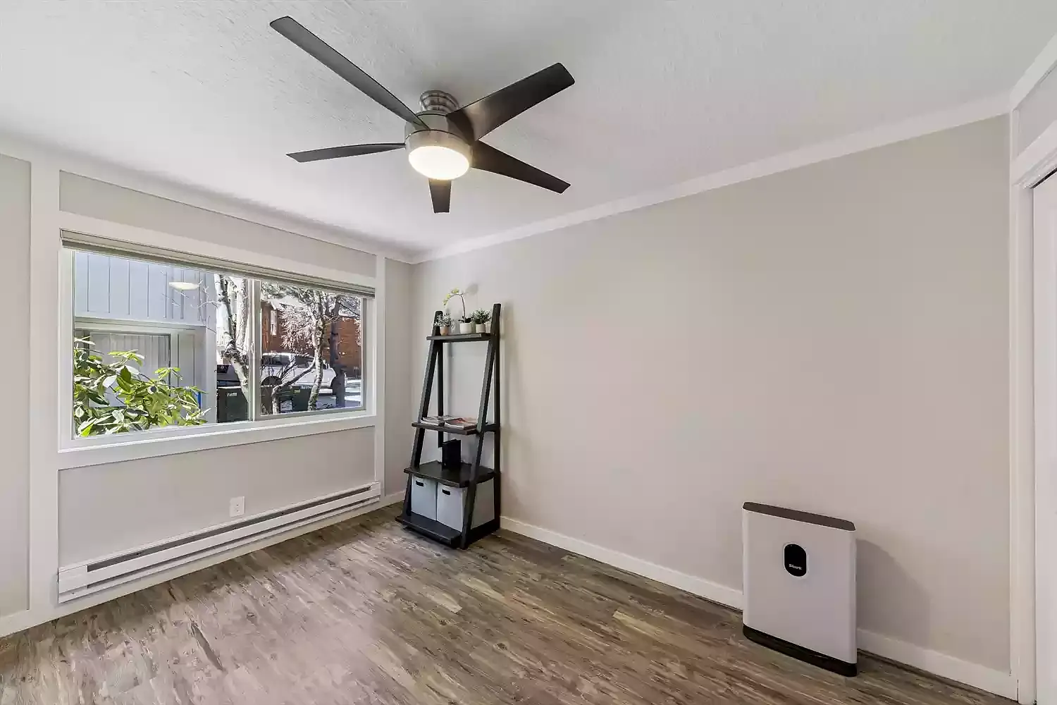 3 bed, 1343 sqft, $4,000 — Photo 2
