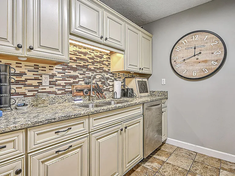 780 Hamilton Rd #F8 — Photo 19