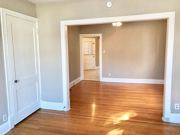 4th image of 4986 Mardel Ave
