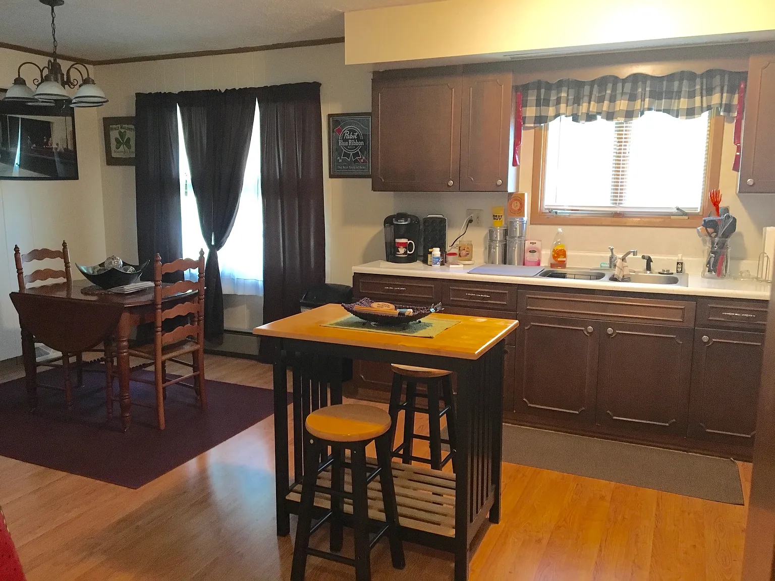 221 W Prairie St photo 1