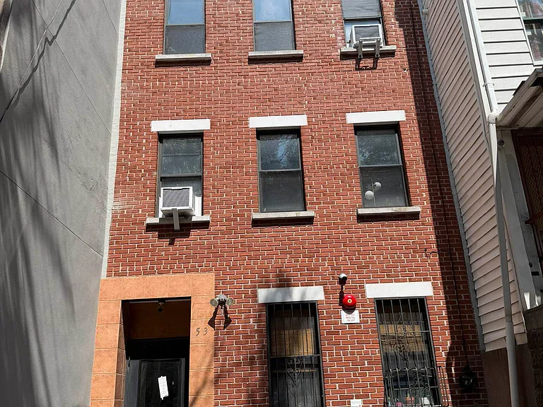 53 Irving Pl #1 — Photo 10