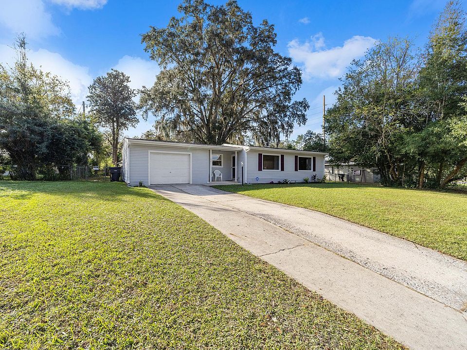 outside front side driveway