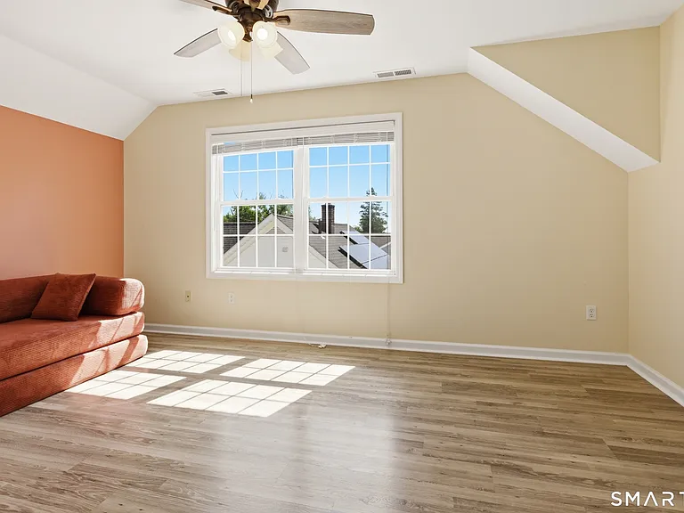 305 Sylvan St — Photo 22