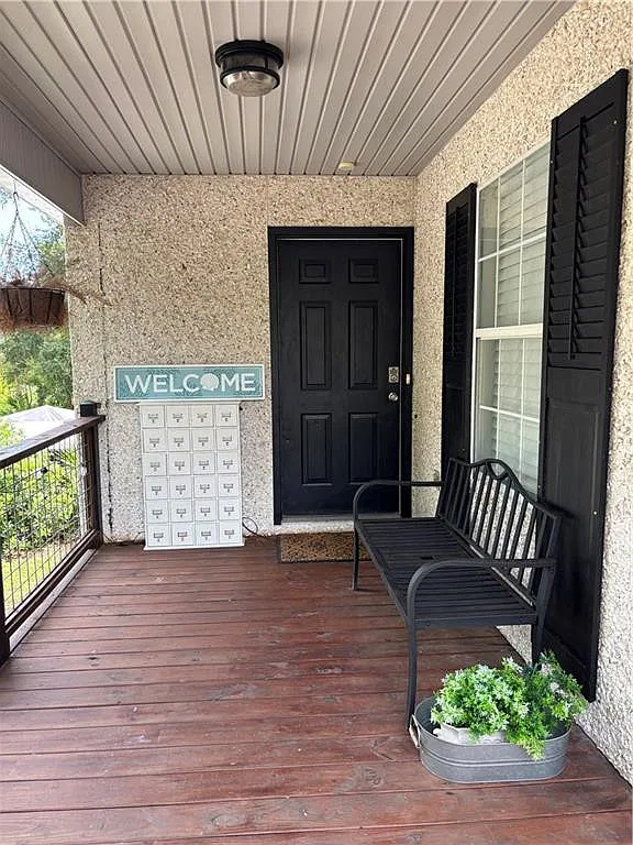 3 bed, 2.0 bath, 2352 sqft, $3,500 — Photo 3