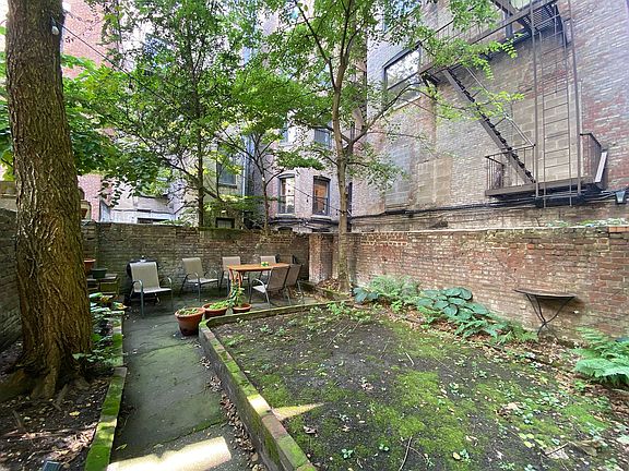 4th image of 103 W 74th St APT 2