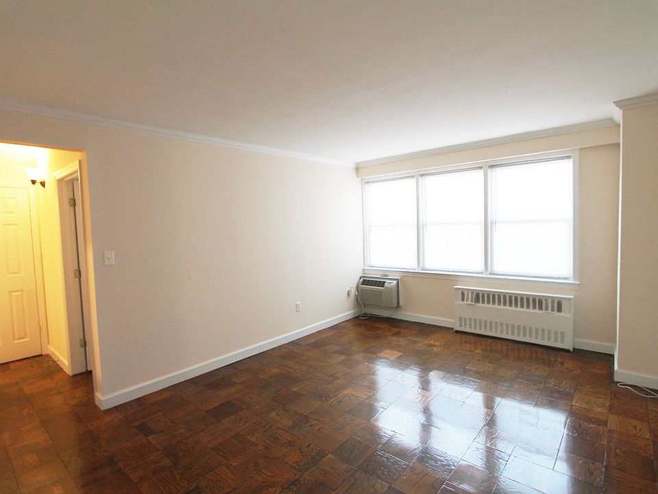 1st image of 18311 Hillside Ave APT 7P