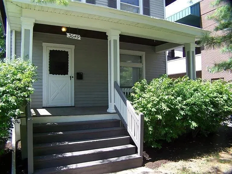 4 bed, 1.5 bath, 1370 sqft, $2,995 — Photo 2