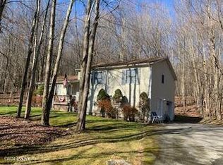 38 Charphil Dr, Newfoundland, PA 18445