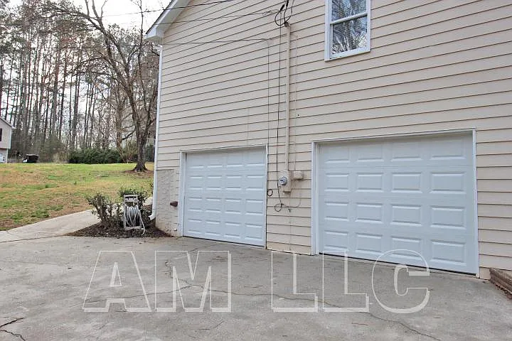 401 Oak Landing Cir — Photo 18