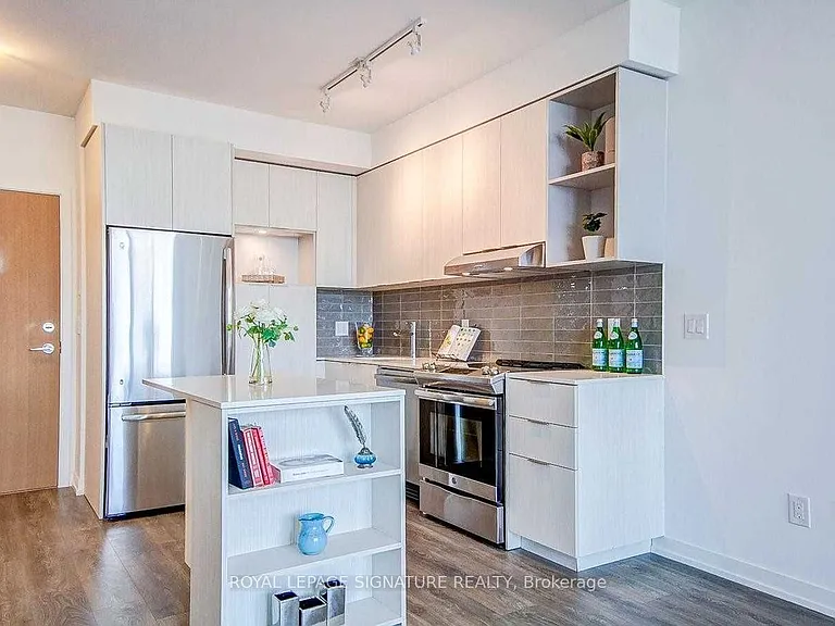 2520 Eglinton Ave W #1408 — Photo 5