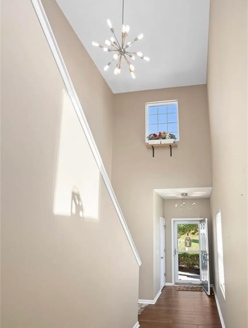 3 bed, 1689 sqft, $2,100 — Photo 4