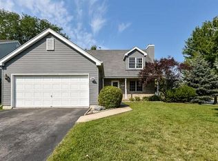 695 Avondale Ln, Aurora, IL 60504