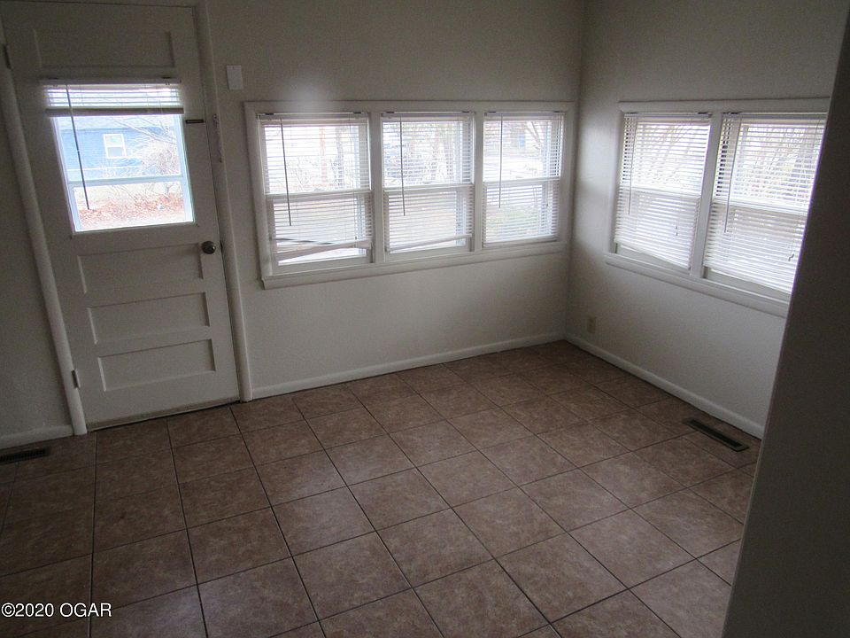 2nd image of 2929 S Wall Ave
